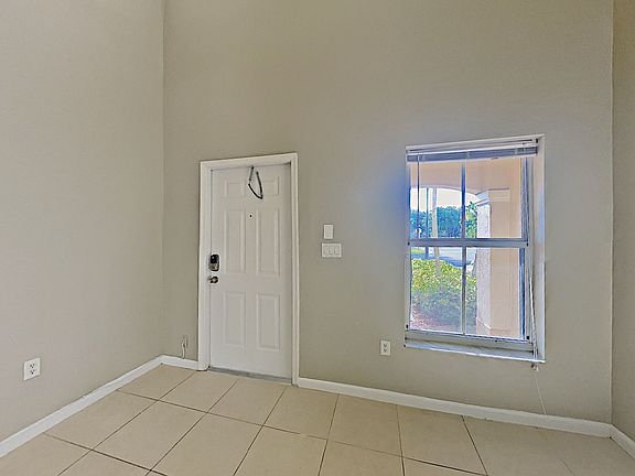 5th image of 141 Riverwalk Cir