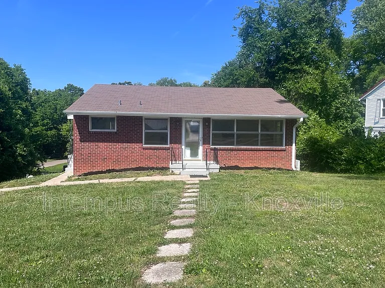 712 S Beaman St — Photo 1