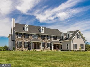 6 Hornbeam Dr, Moorestown, NJ 08057