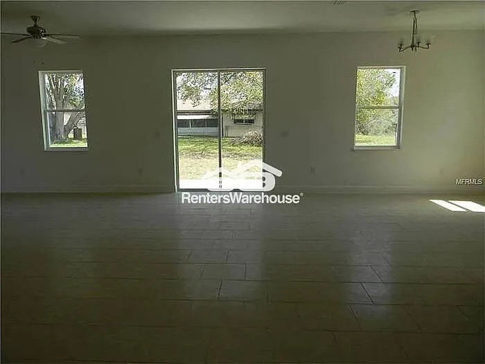 701 Armadillo Dr — Photo 4