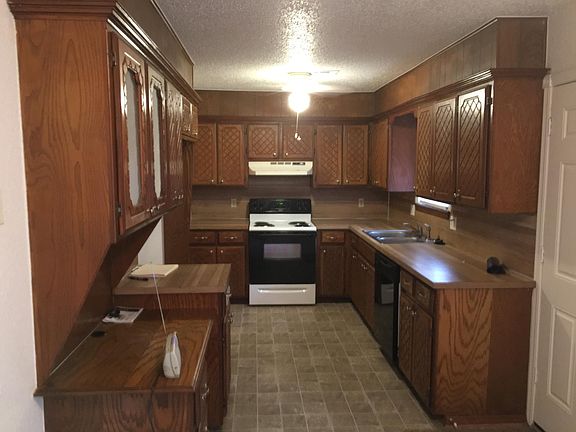 3rd image of 717 N Westchester Way