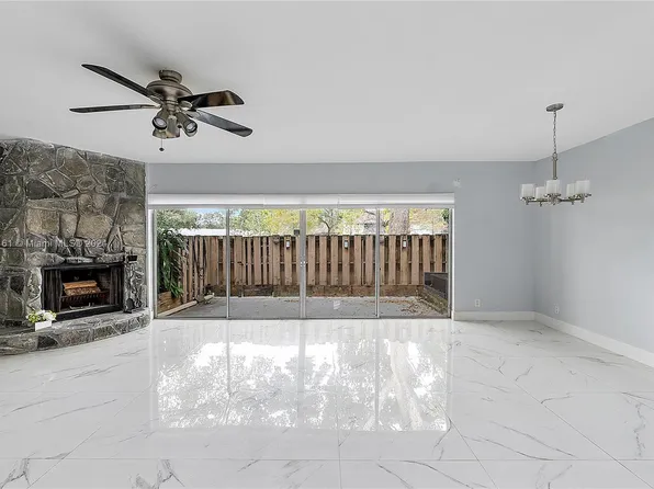 878 NW 81st Way, Plantation, FL 33324