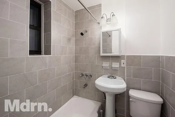 Rented by Mdrn Residential | media 19