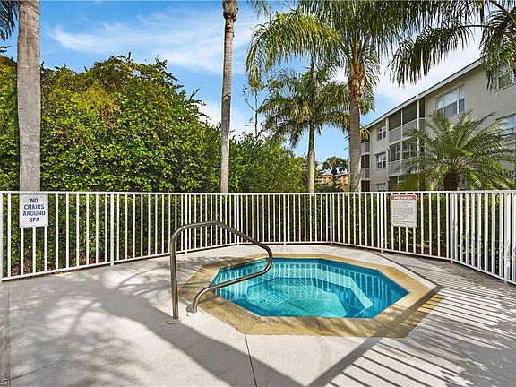 5th image of 28871 Bermuda Lago Ct Unit 105