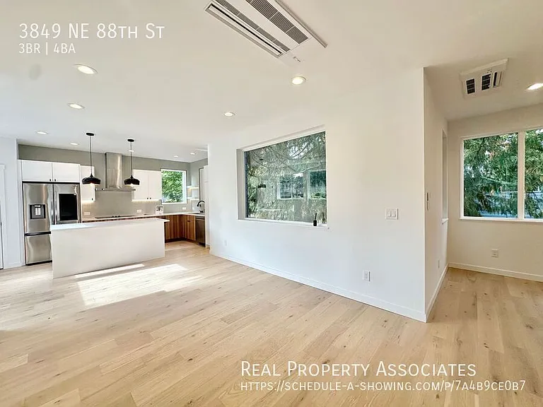 3849 NE 88th St — Photo 17