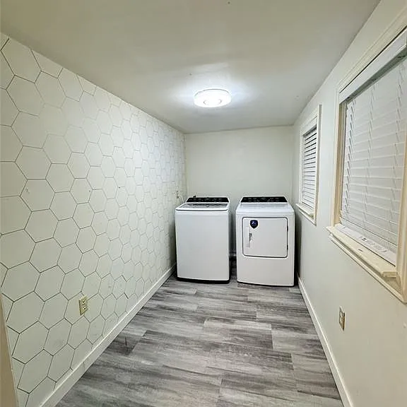 1532 Albert Rd — Photo 7