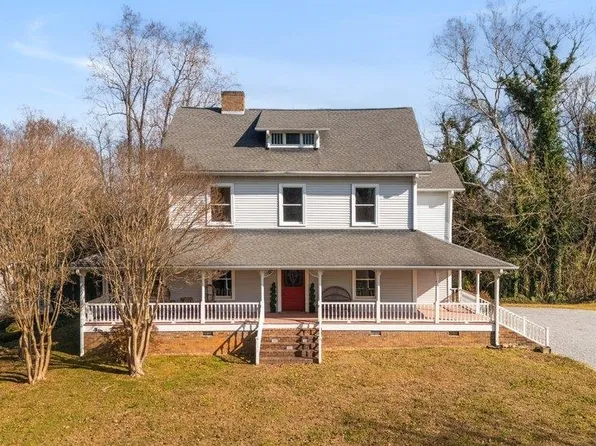 44 Bickford Ave, Tryon, NC 28782