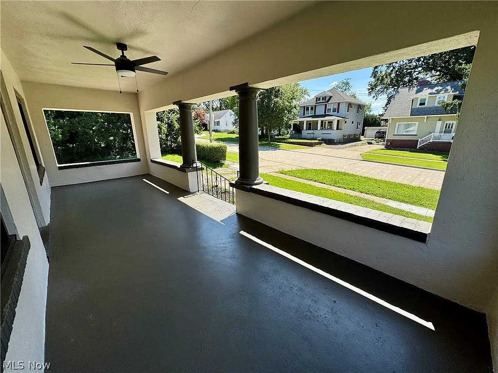 3 bed, 1.5 bath, 1070 sqft, $1,800 — Photo 3