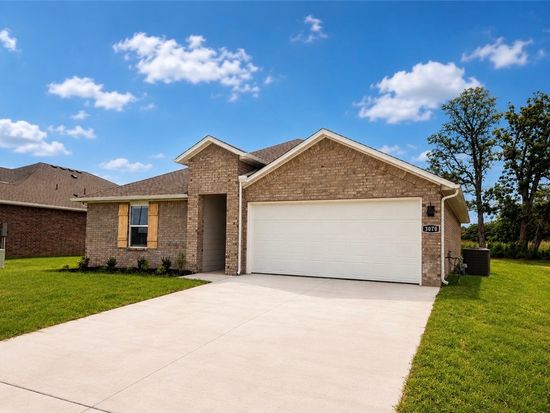 3070 Laredo Ln, Gravette, AR 72736