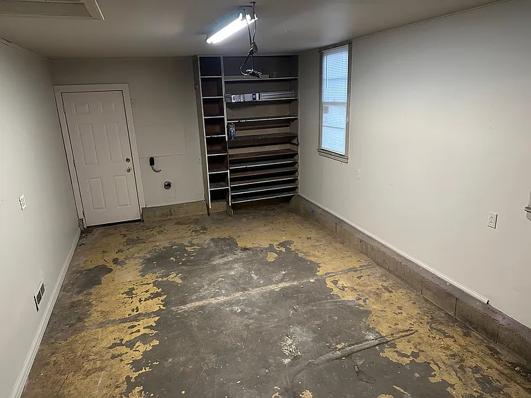 1421 W Huntsville Ave — Photo 23
