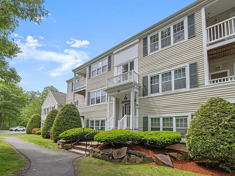 700 Brookside Dr #J — Photo 27