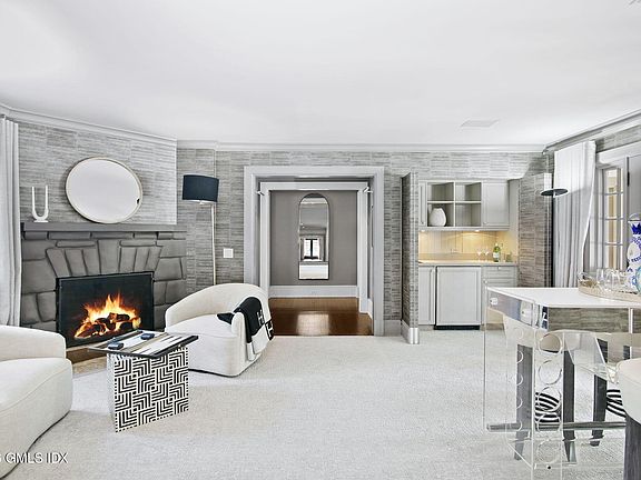 5th image of 164 Round Hill Rd