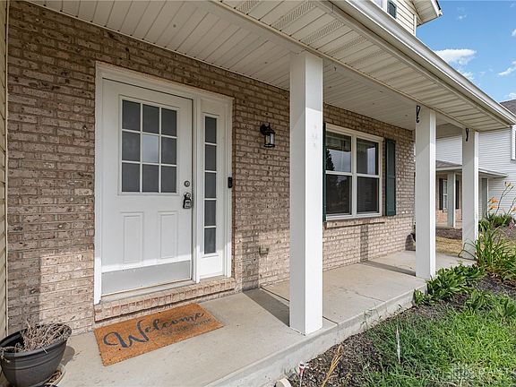 5th image of 621 Oak Forge Pl