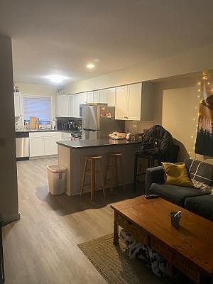 2nd image of 47 Hyde St #2