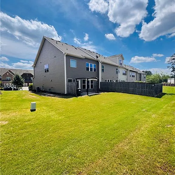 1335 Hampton Oaks Dr — Photo 11