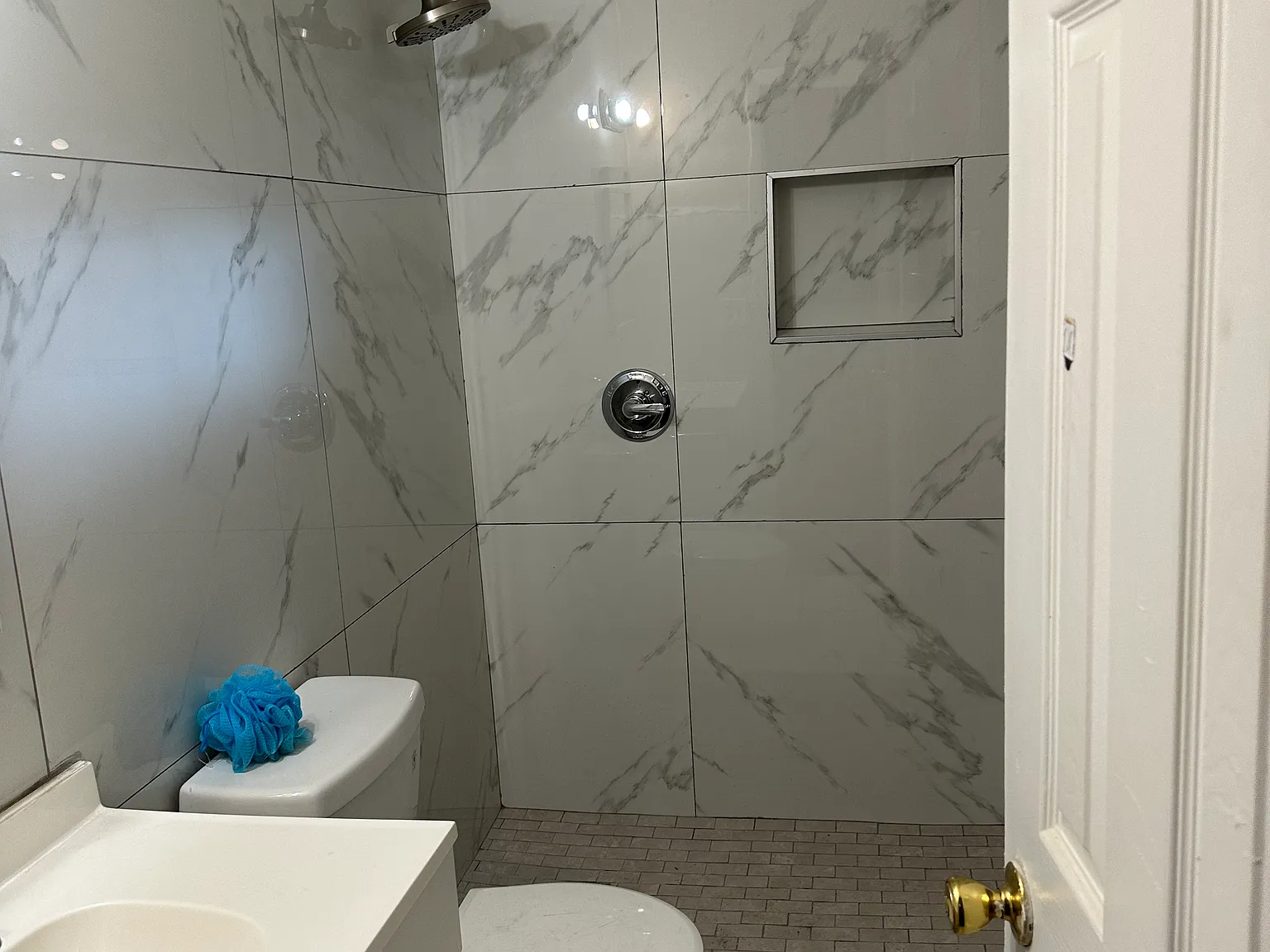 3 bed, 1100 sqft, $1,600 — Photo 2
