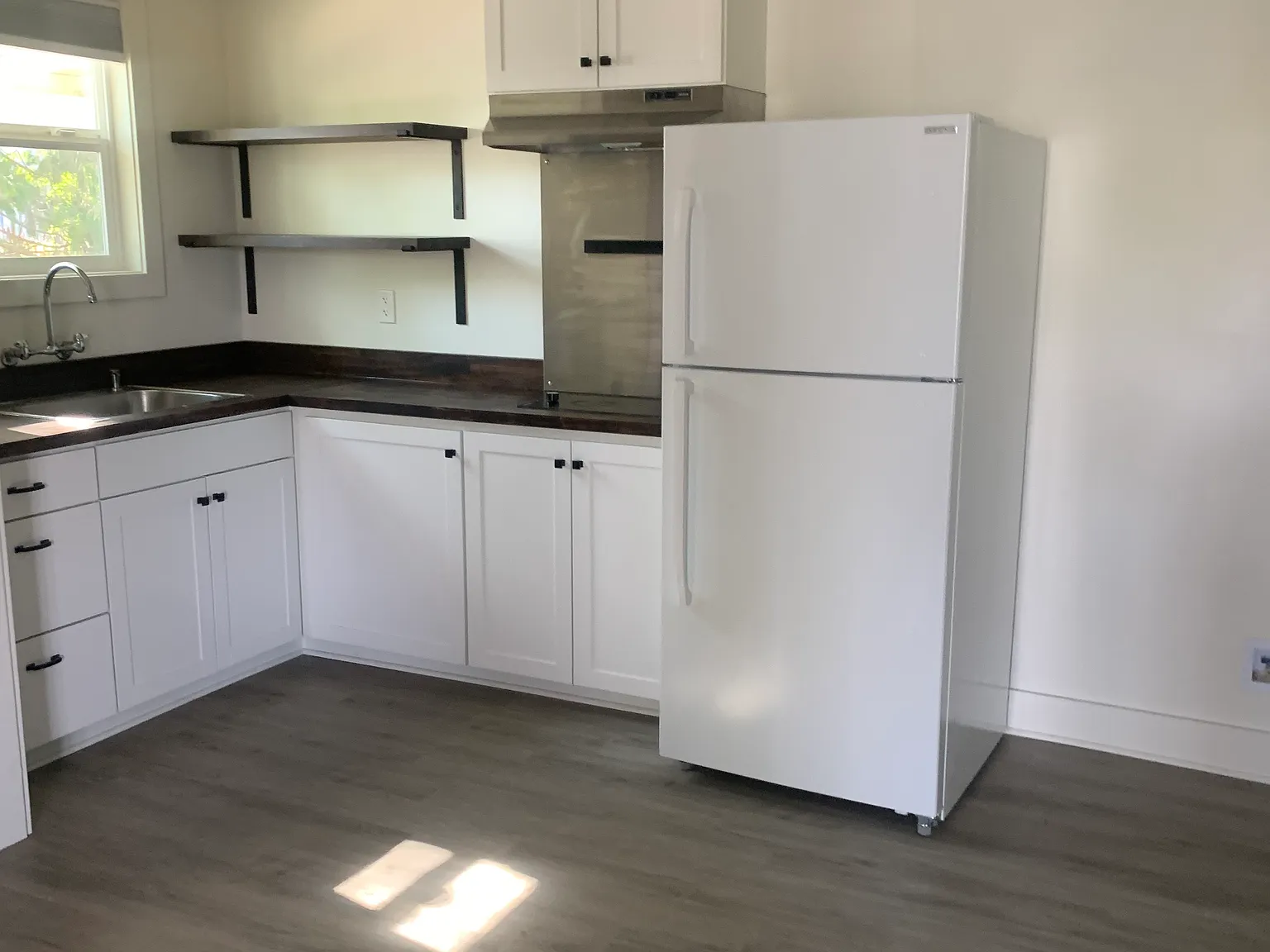 1 bed, $1,000 — Photo 3