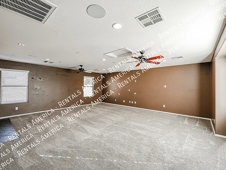 2614 W Florentine Rd — Photo 23