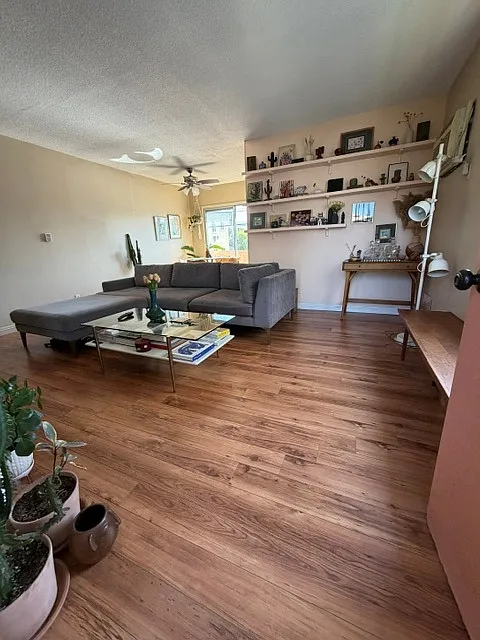 2 bed, 990 sqft, $2,695 — Photo 4