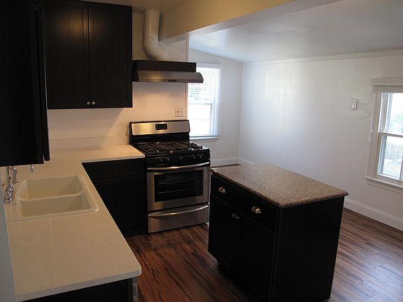 2nd image of 1222 Holly Ave #2
