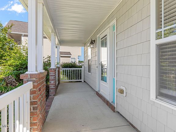 3rd image of 2113 Eleuthera Way