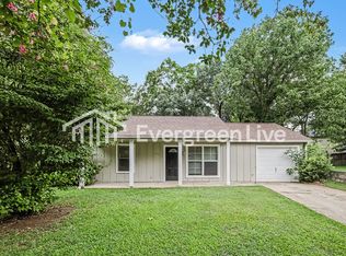 1056 Parkwest Ct, Stone Mountain, GA 30088
