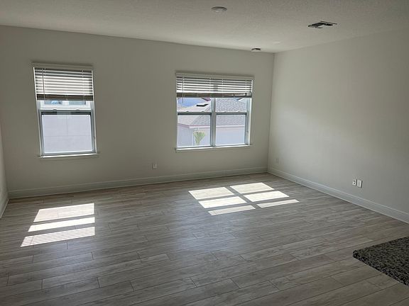 5th image of 13747 Mommsen Ave