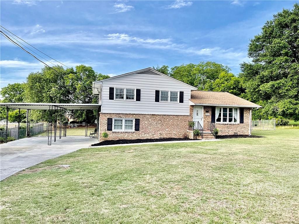 203 Chester Ave, Great Falls, SC 29055 | Zillow