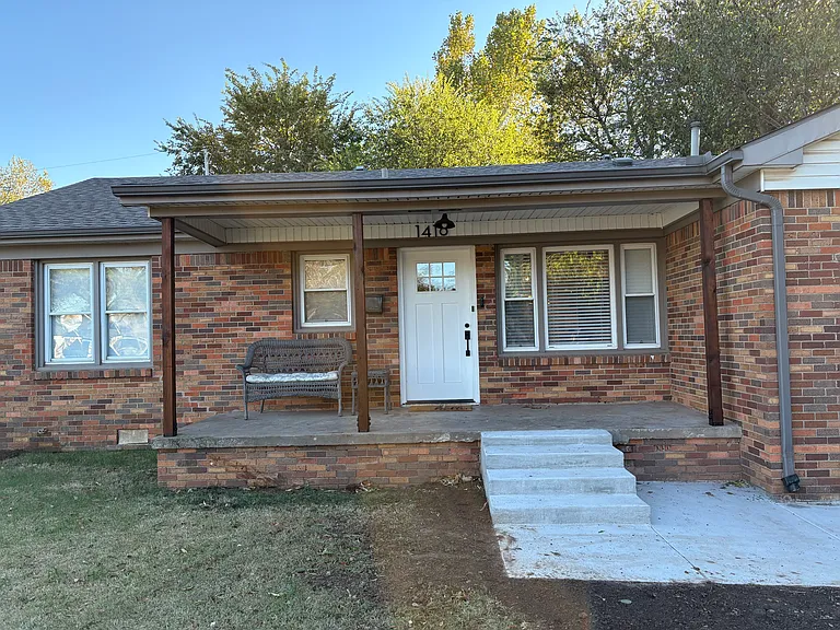 1416 Casady Ln — Photo 2