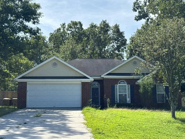 175 Creekside Cir, Ellabell, GA 31308