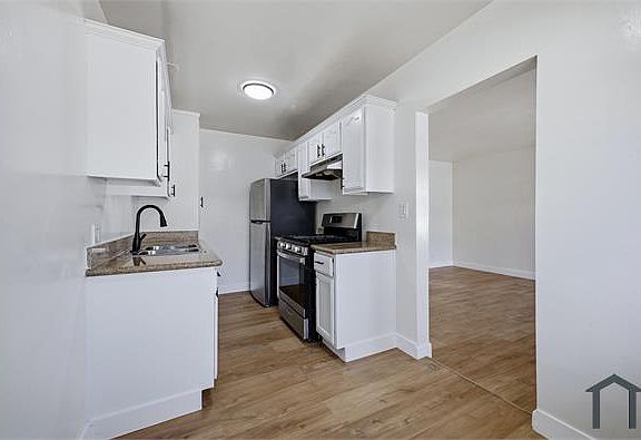 4th image of 727 W 81st St #7