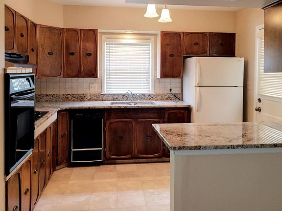 3rd image of 310 Potawatomi Dr