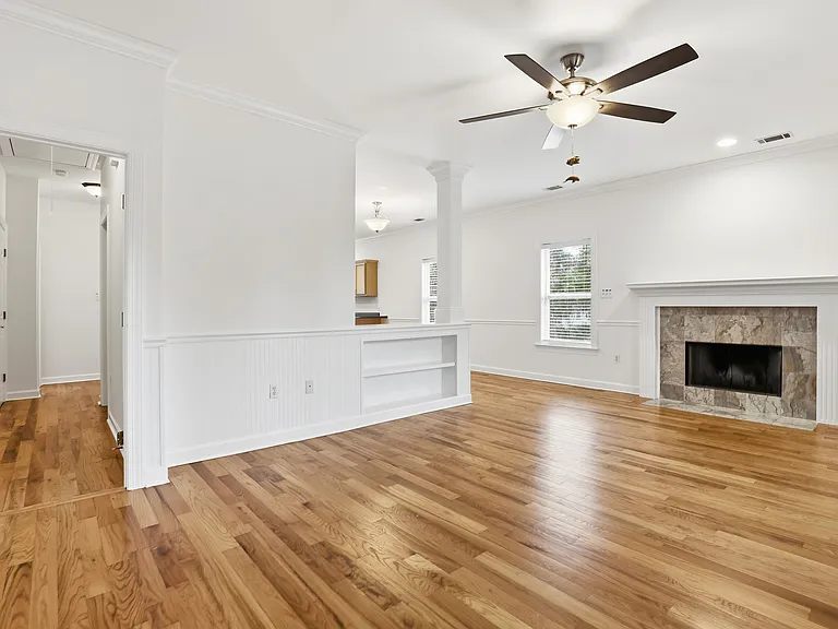 202 Penrose Dr — Photo 6
