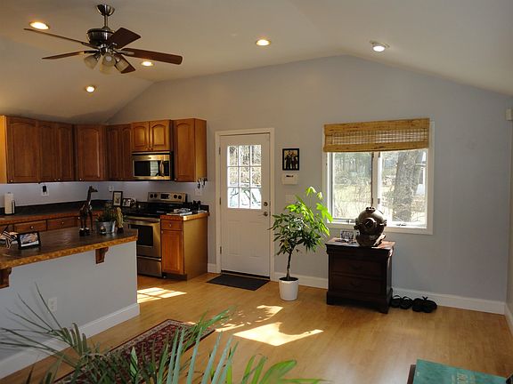 4th image of 13 Hall Road