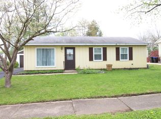 1235 Dogwood Ln, Bloomington, IL 61704