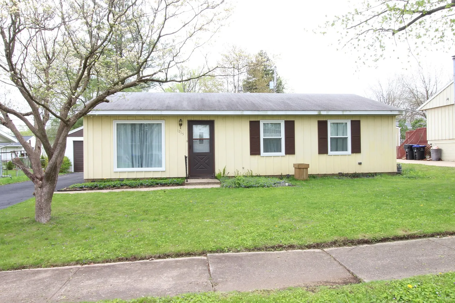 1235 Dogwood Ln photo 1