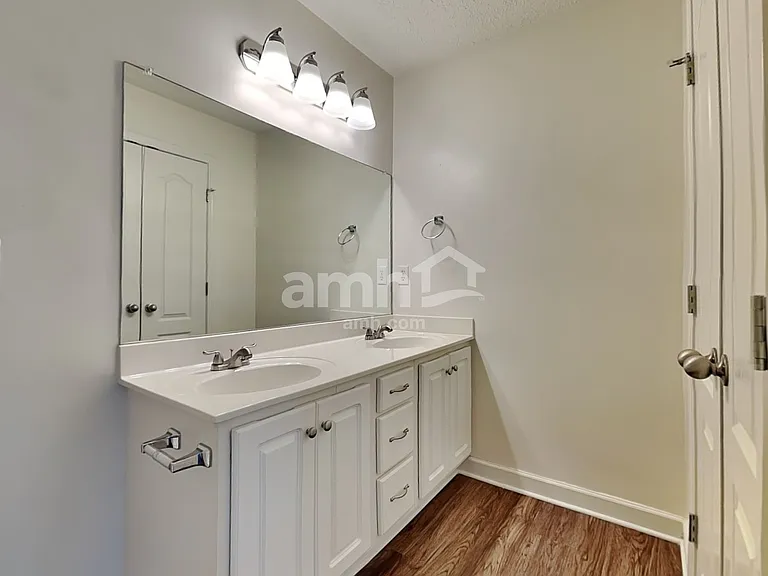 1504 Beaconcrest Cir — Photo 12