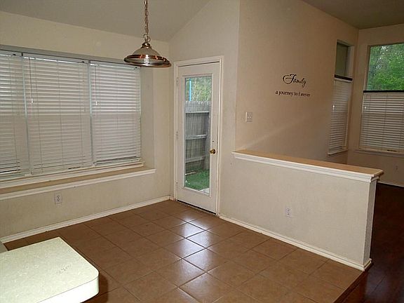 5th image of 143 Big Thicket Dr