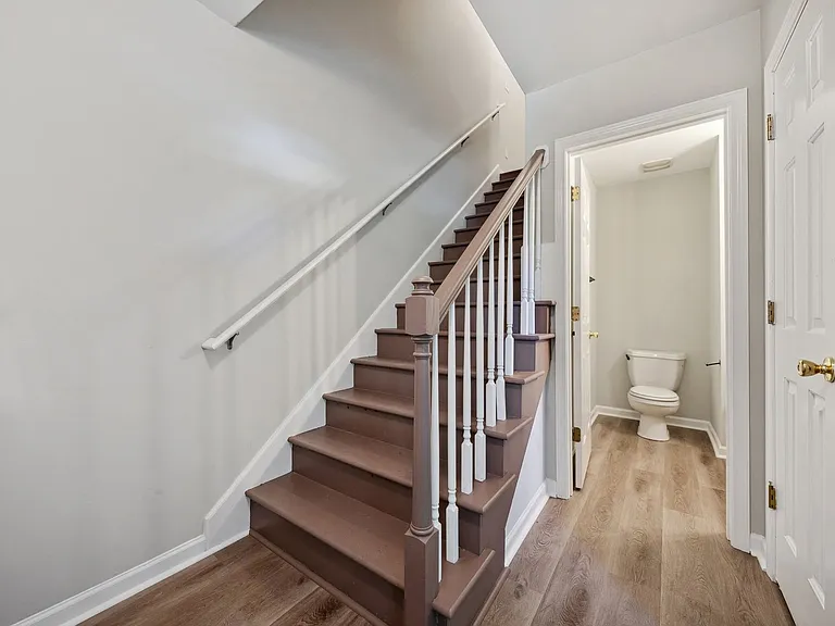 1140 Drew St — Photo 6