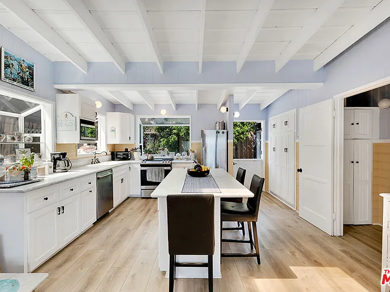 24528 Malibu Rd — Photo 21