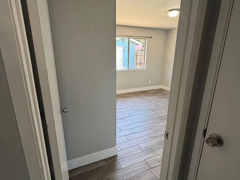 725 Lambert Way #1-4 — Photo 6