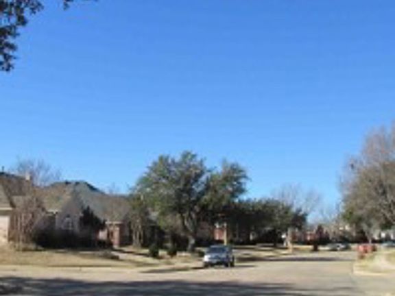 Exterior Neighborhood (street photo)