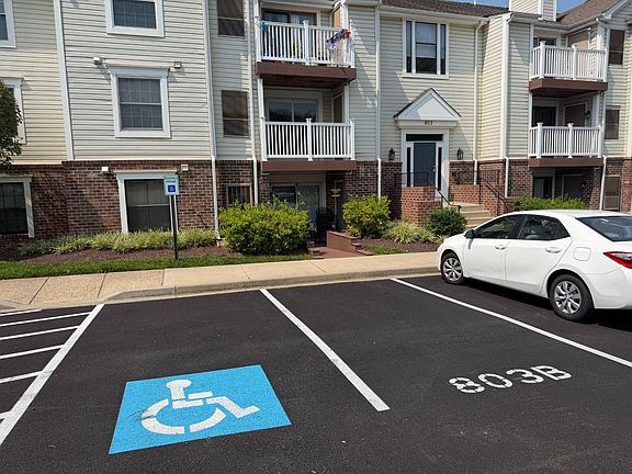 2nd image of 803 Stratford Way APT B