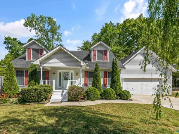 207 Backwood Trl, Hazel Green, AL 35750