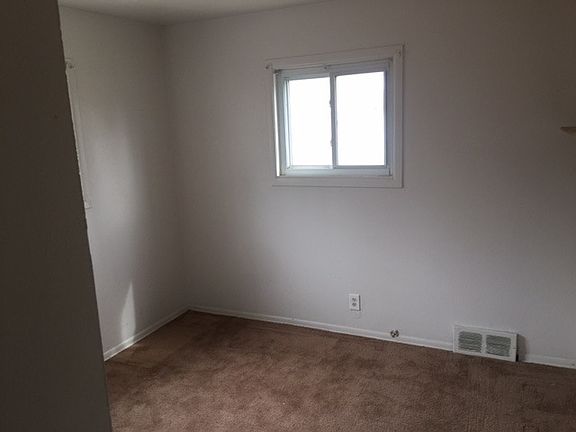 5th image of 30059 Glenwood St