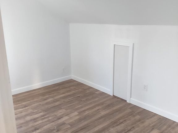 5th image of 960 La Salle Ave APT 2