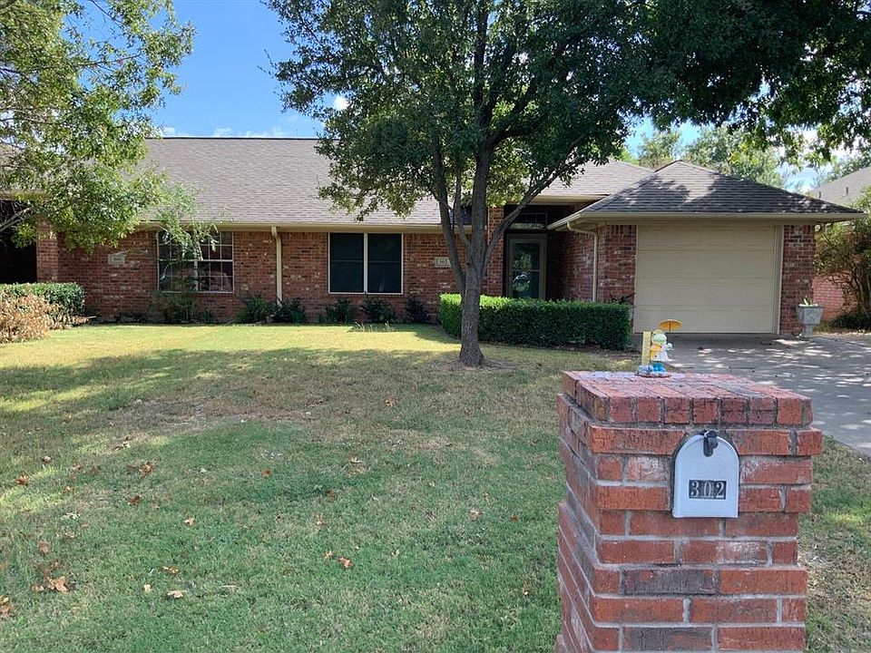 1st image of 302 Wedgewood Dr