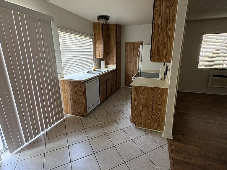 960 E Bonita Ave #61 — Photo 5