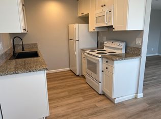 CJR - Housey Housey, Encinitas, CA 92024