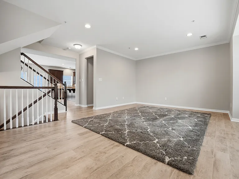 2305 Pointe View Dr — Photo 10